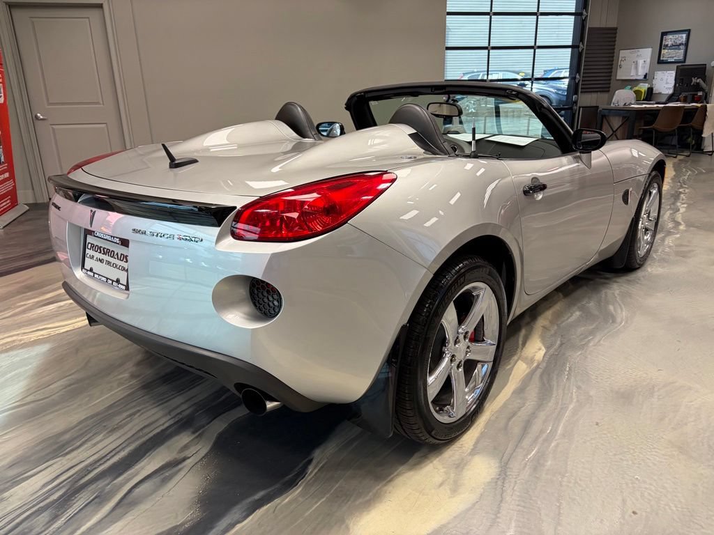 Used 2008 Pontiac Solstice GXP w/ Premium Package RWD image 26