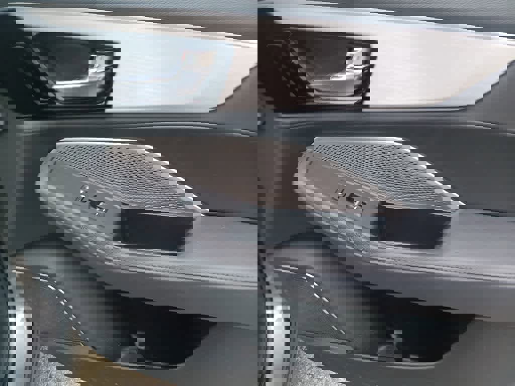 Used 2023 Acura MDX SH-AWD image 26