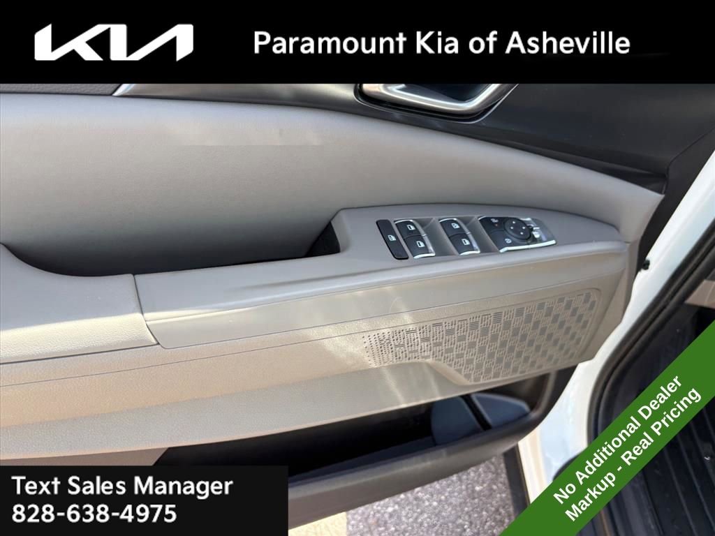 New 2026 Kia Carnival FWD image 23