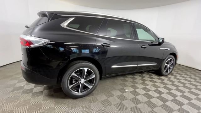 Used 2022 Buick Enclave Essence w/ Sport Touring Edition FWD image 4