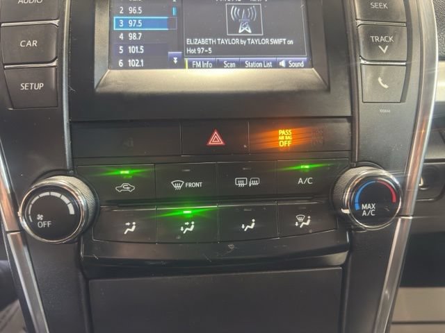 Used 2017 Toyota Camry SE FWD image 3