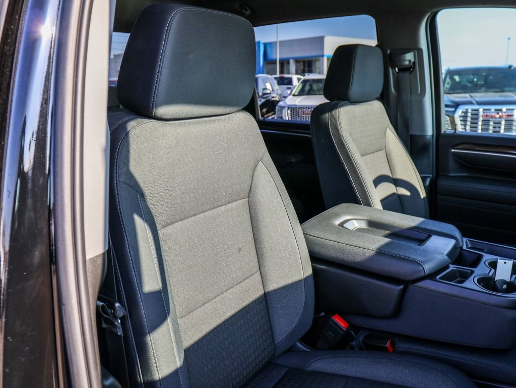 Used 2025 Chevrolet Silverado 2500 LT w/ Convenience Package image 19