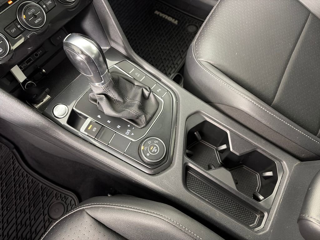 Used 2019 Volkswagen Tiguan SEL AWD/4WD image 22