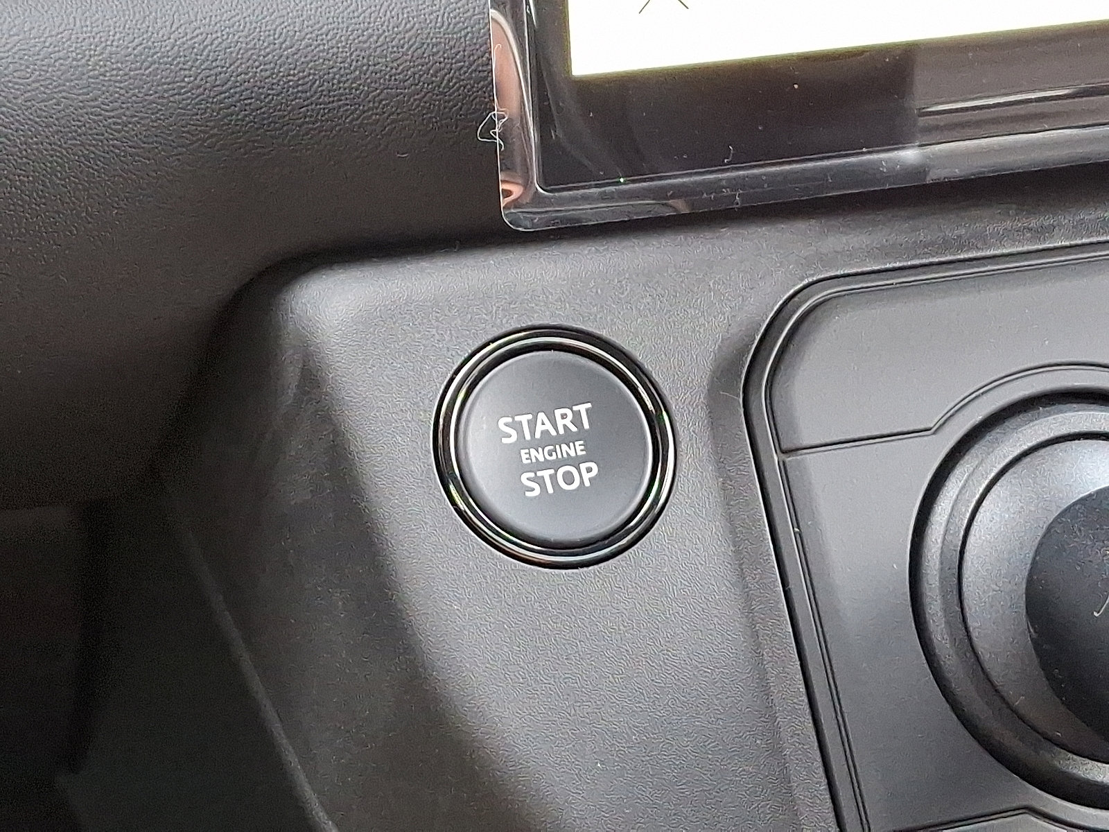 New 2026 Land Rover Defender 110 OCTA image 18