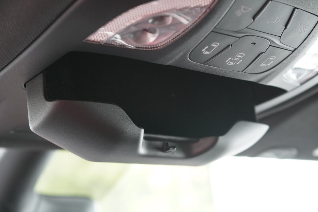 Used 2025 Chrysler Pacifica Select FWD image 24