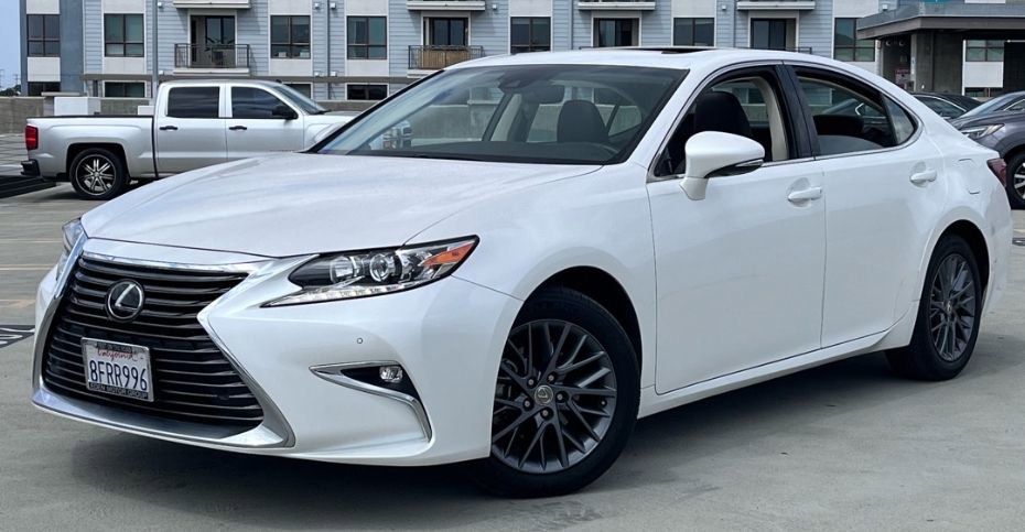 Used 2018 Lexus ES 350 w/ Premier Package