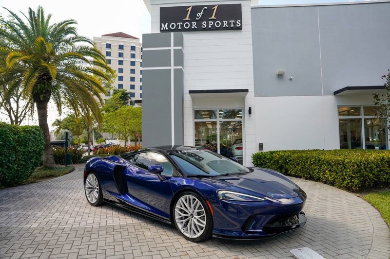 Used 2023 McLaren GT image 1