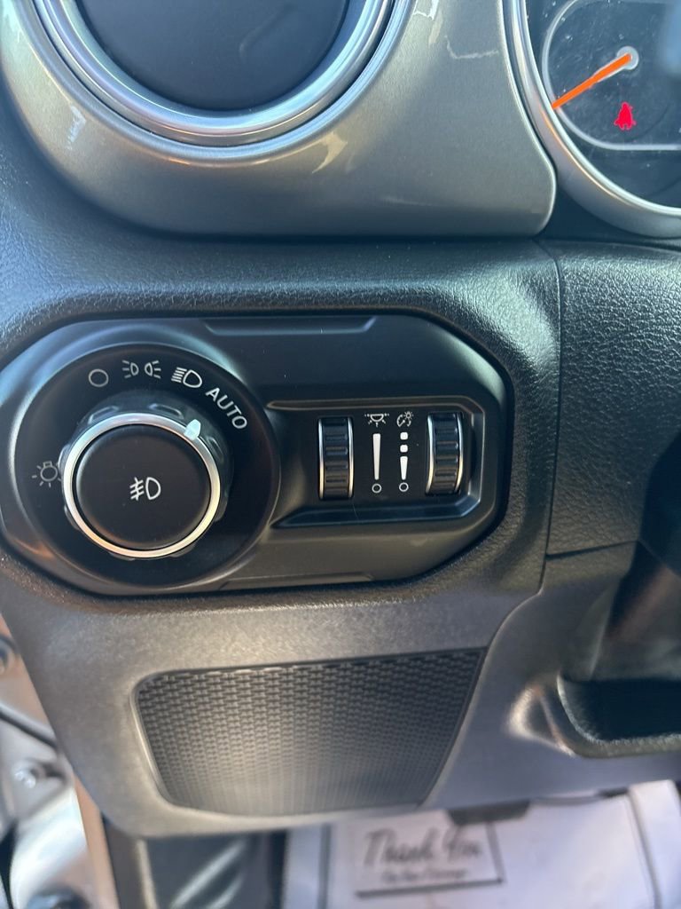 Used 2018 Jeep Wrangler Unlimited Sahara image 54