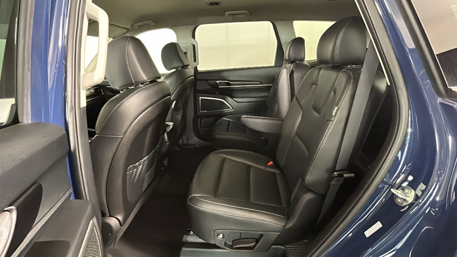 Used 2024 Kia Telluride S AWD/4WD image 31