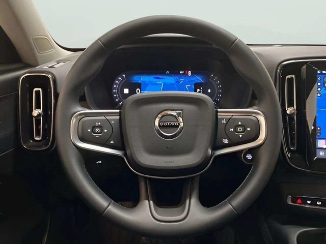 Used 2025 Volvo XC40 B5 Plus AWD/4WD image 12