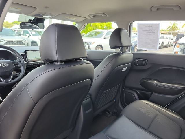 Used 2022 Hyundai Venue Limited w/ Cargo Package FWD image 9
