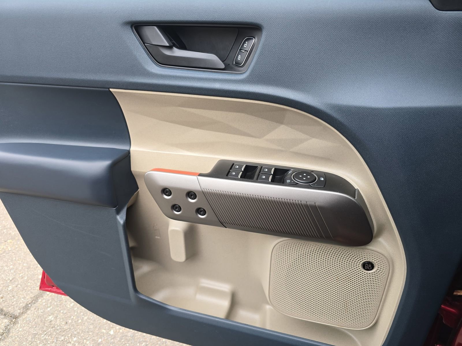 Used 2025 Ford Maverick Lariat w/ 4K Tow Package image 33