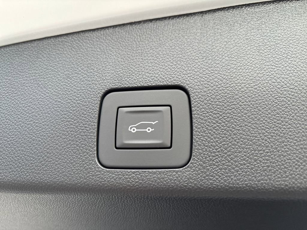 New 2026 Buick Encore GX Avenir w/ Avenir Technology Package image 41