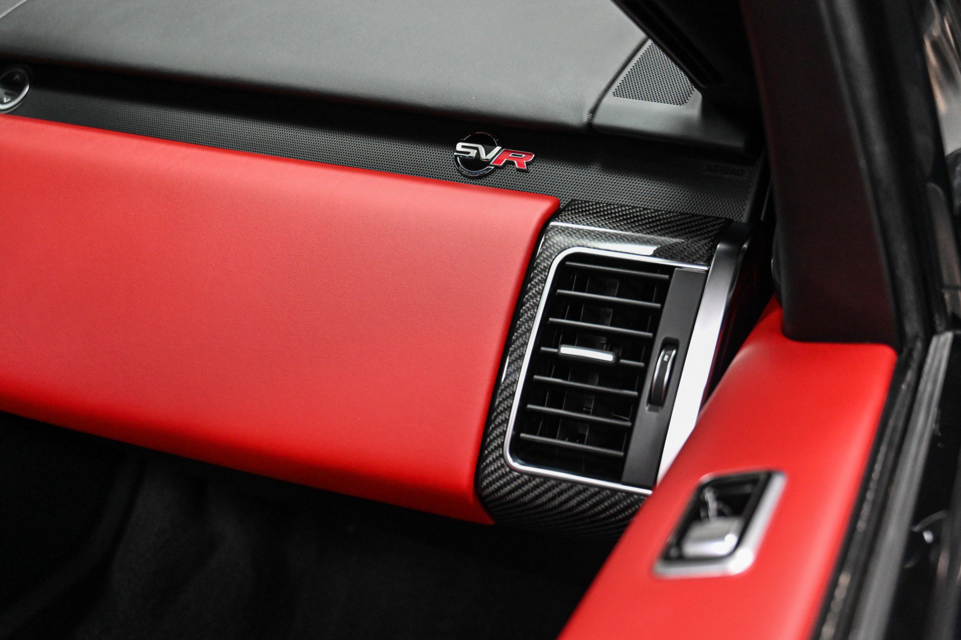 Used 2022 Land Rover Range Rover Sport SVR Carbon Edition image 44