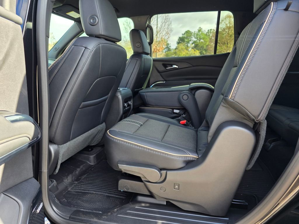 New 2026 Chevrolet Traverse High Country w/ LPO, Floor Liner Package image 20