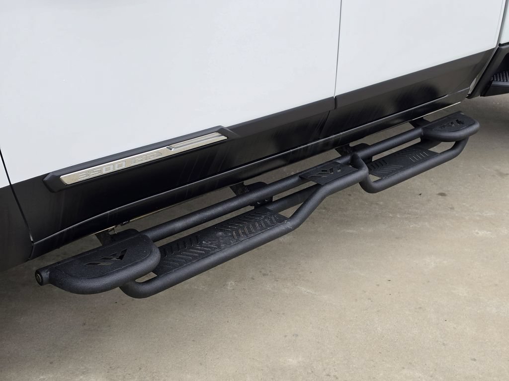Used 2024 Chevrolet Silverado 3500 High Country w/ Technology Package AWD/4WD image 36