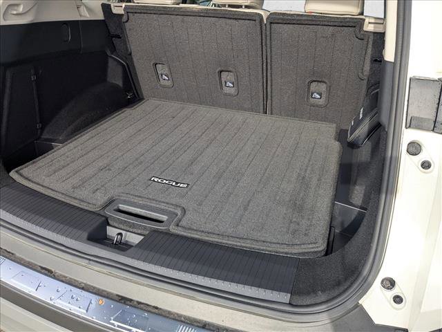 Used 2023 Nissan Rogue SV w/ SV Premium B Package image 20