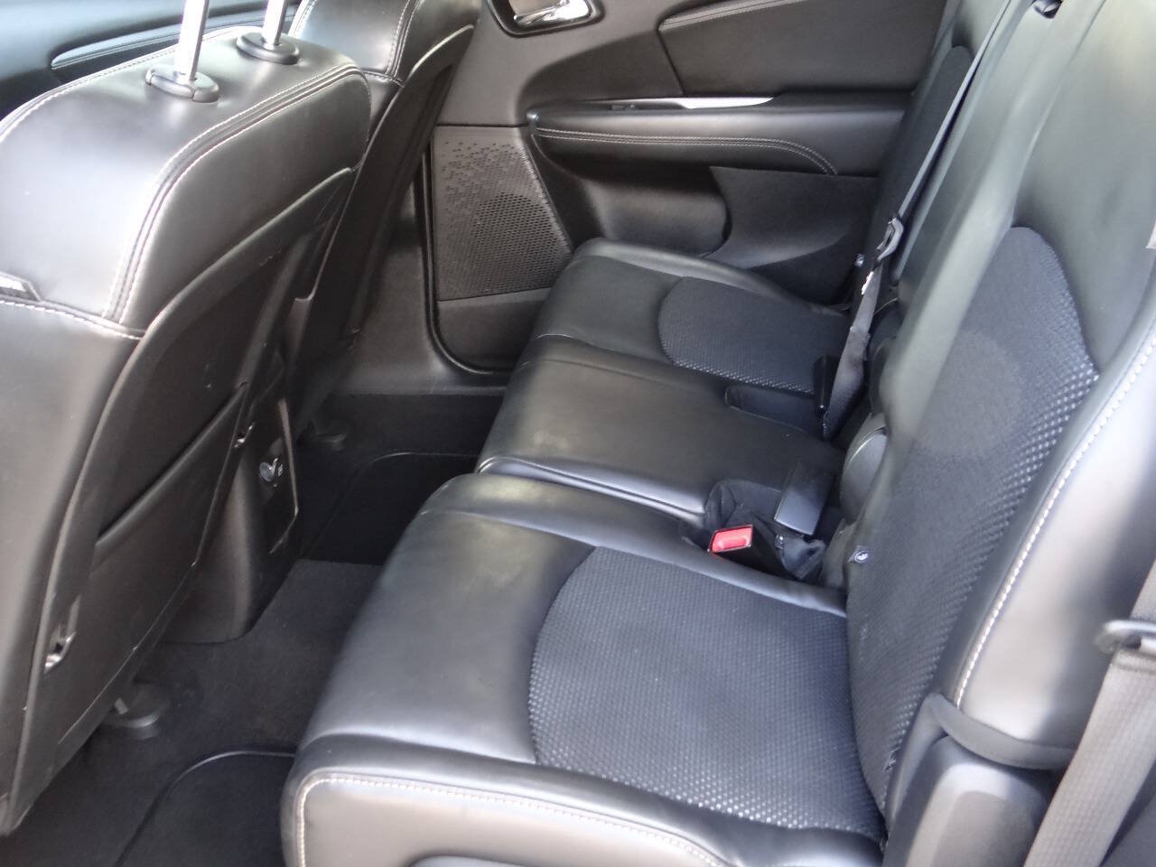 Used 2017 Dodge Journey Crossroad FWD image 17