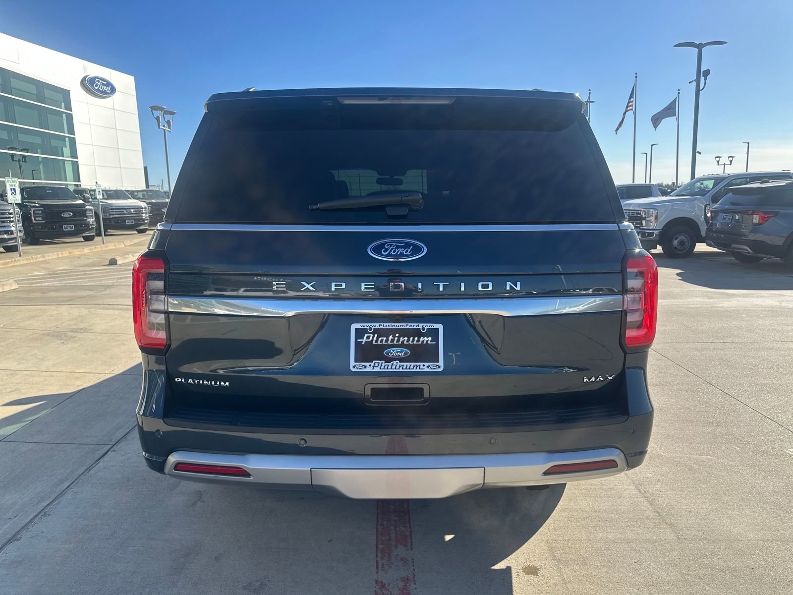 Used 2024 Ford Expedition Max Platinum image 4