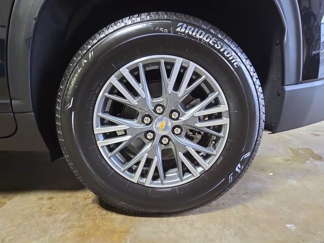 New 2026 Chevrolet Traverse LT w/ Driver Confidence Package AWD/4WD image 35