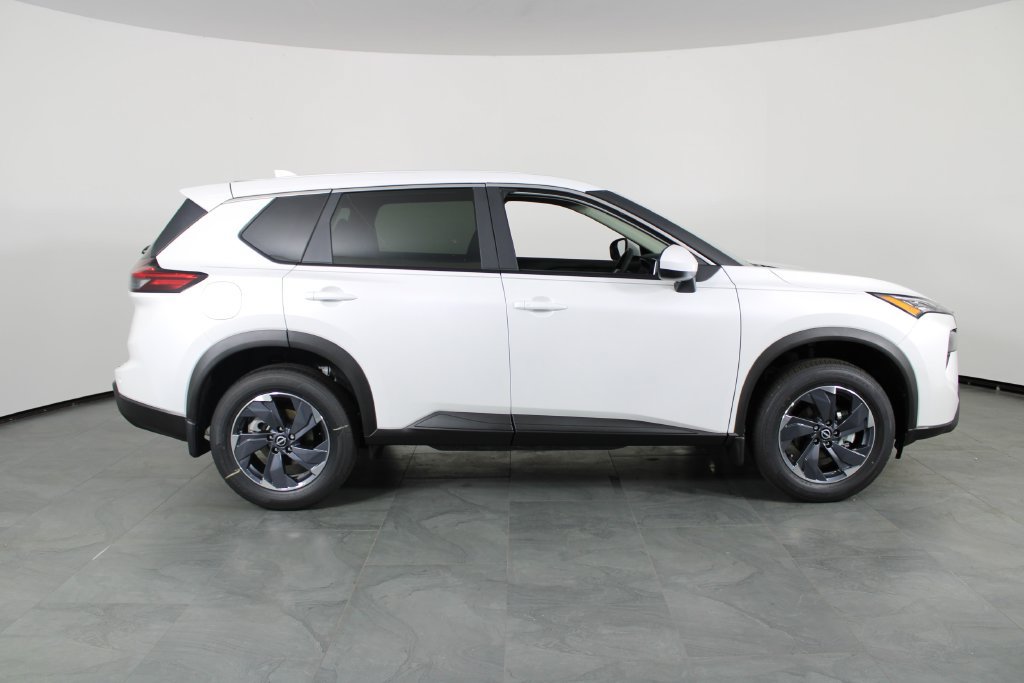 Certified 2026 Nissan Rogue SV FWD image 12