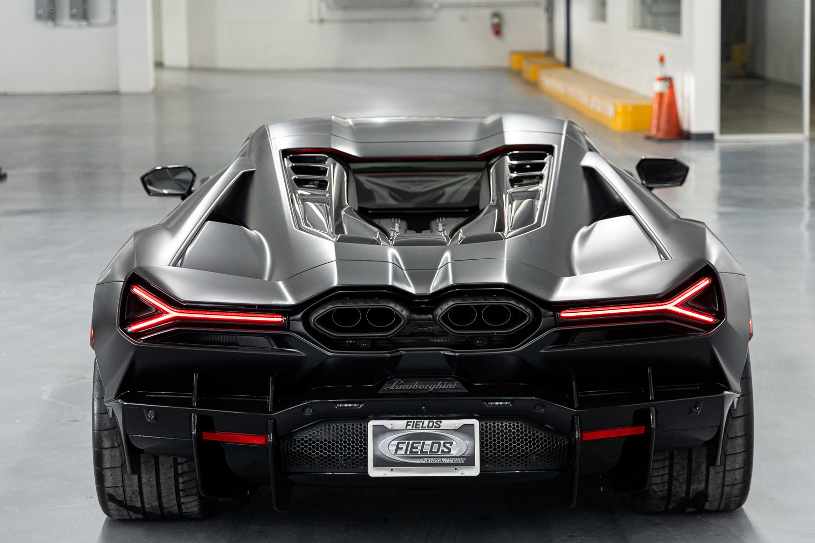 Used 2024 Lamborghini Revuelto image 8