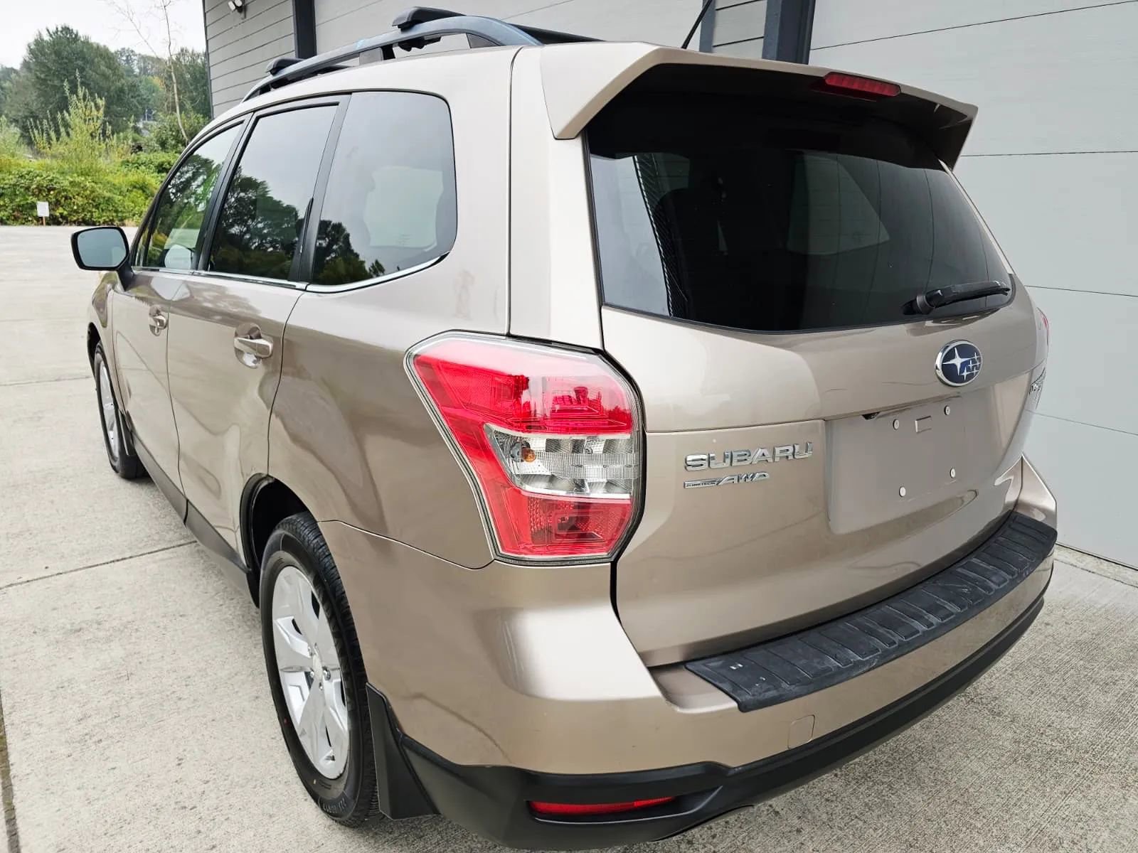 Used 2015 Subaru Forester 2.5i Limited image 3