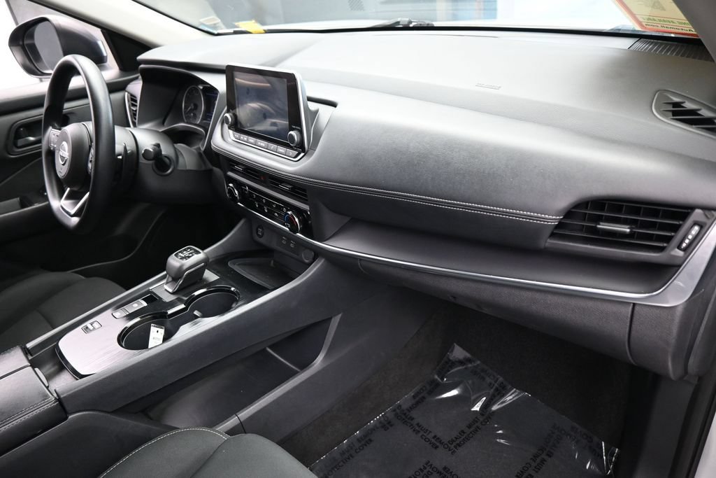 Used 2024 Nissan Rogue S FWD image 40