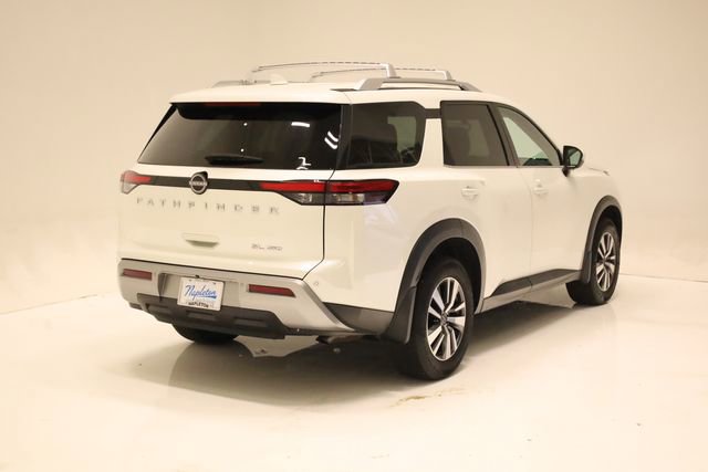 Used 2023 Nissan Pathfinder SL AWD/4WD image 4