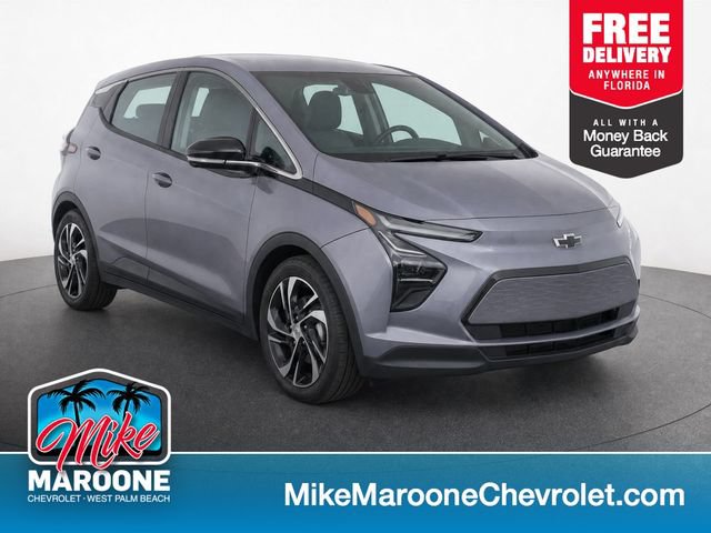 Used 2023 Chevrolet Bolt LT w/ Infotainment Package FWD image 1
