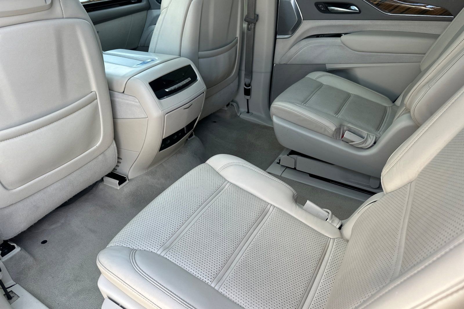 Used 2022 Cadillac Escalade Sport Platinum image 14