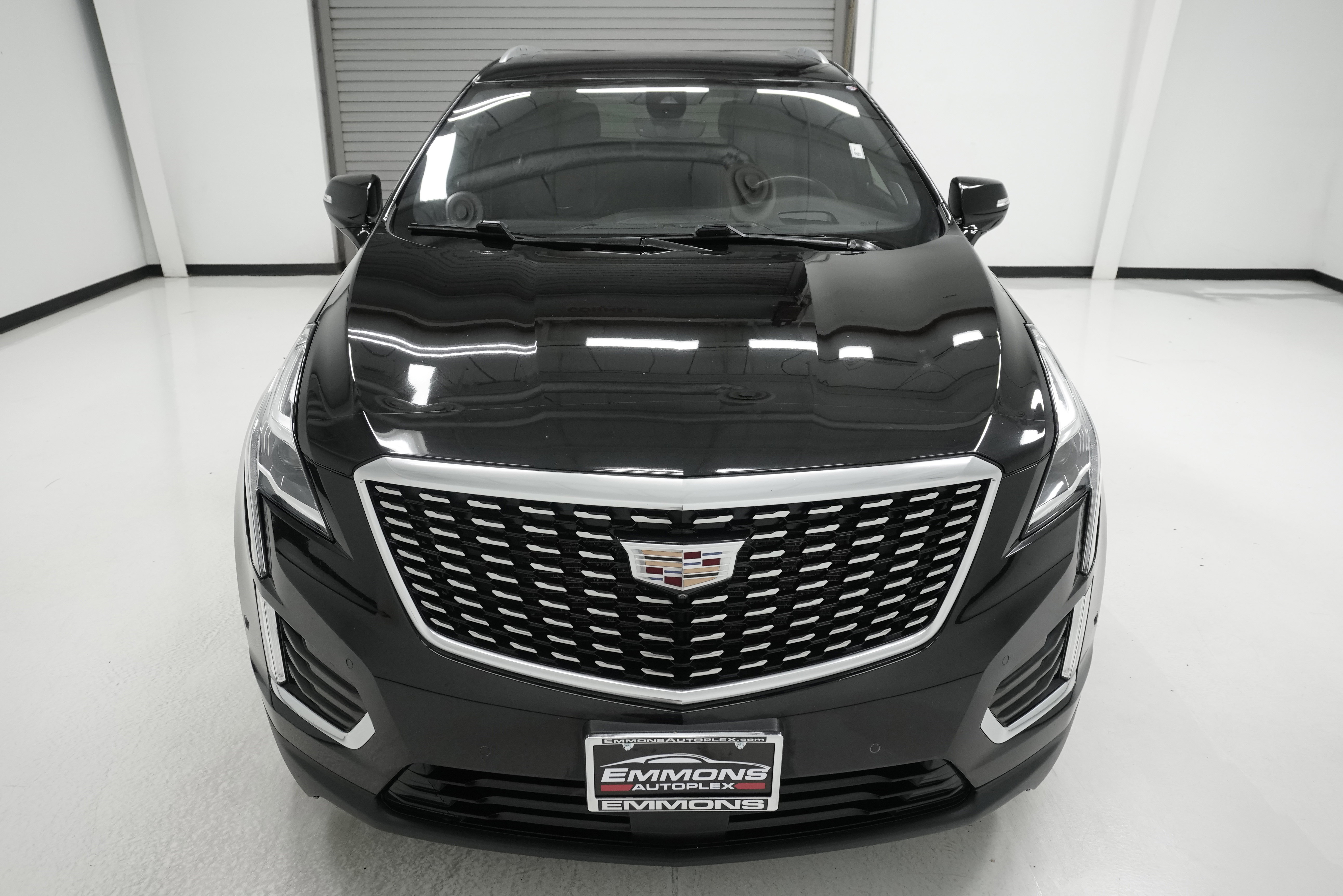 Used 2022 Cadillac XT5 Premium Luxury w/ Technology Package FWD image 2