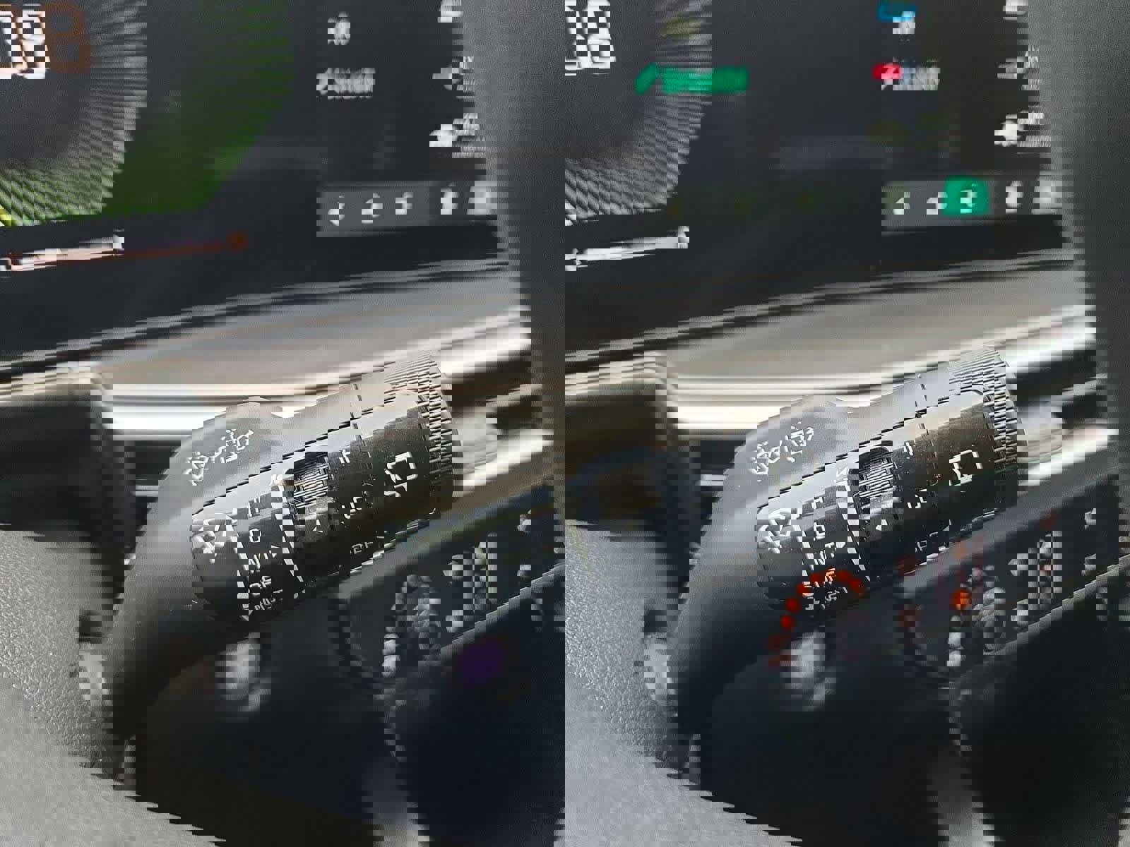 Certified 2025 Kia Sorento LX image 24