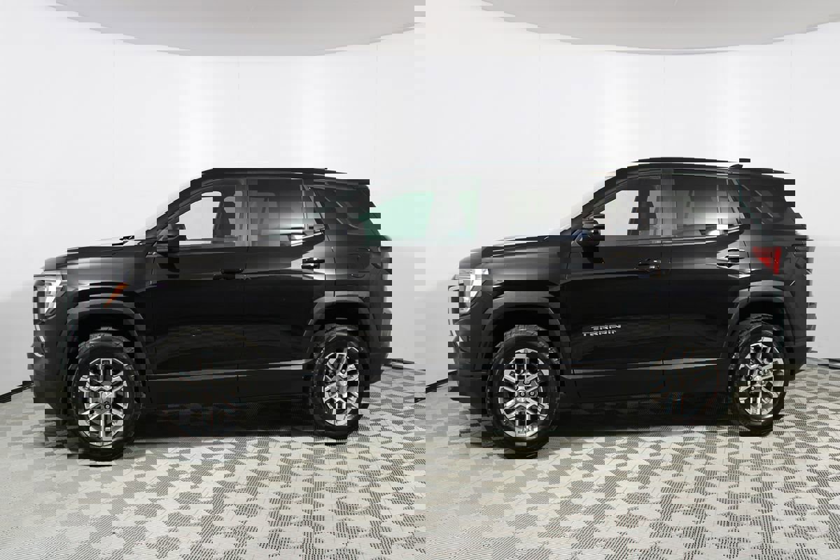 Used 2025 GMC Terrain Elevation image 27