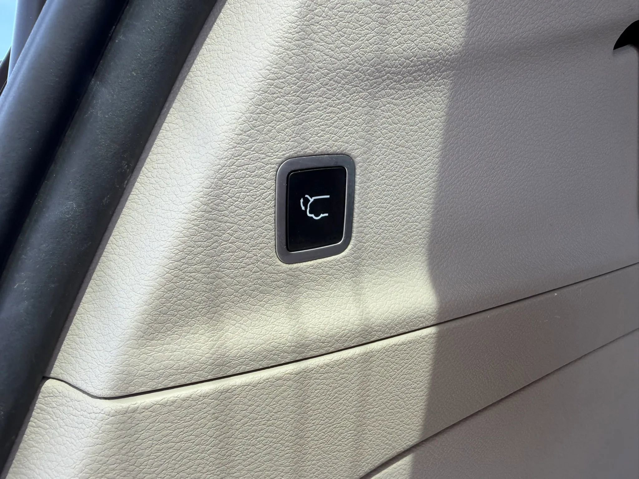 Used 2019 Chrysler Pacifica Touring-L image 35