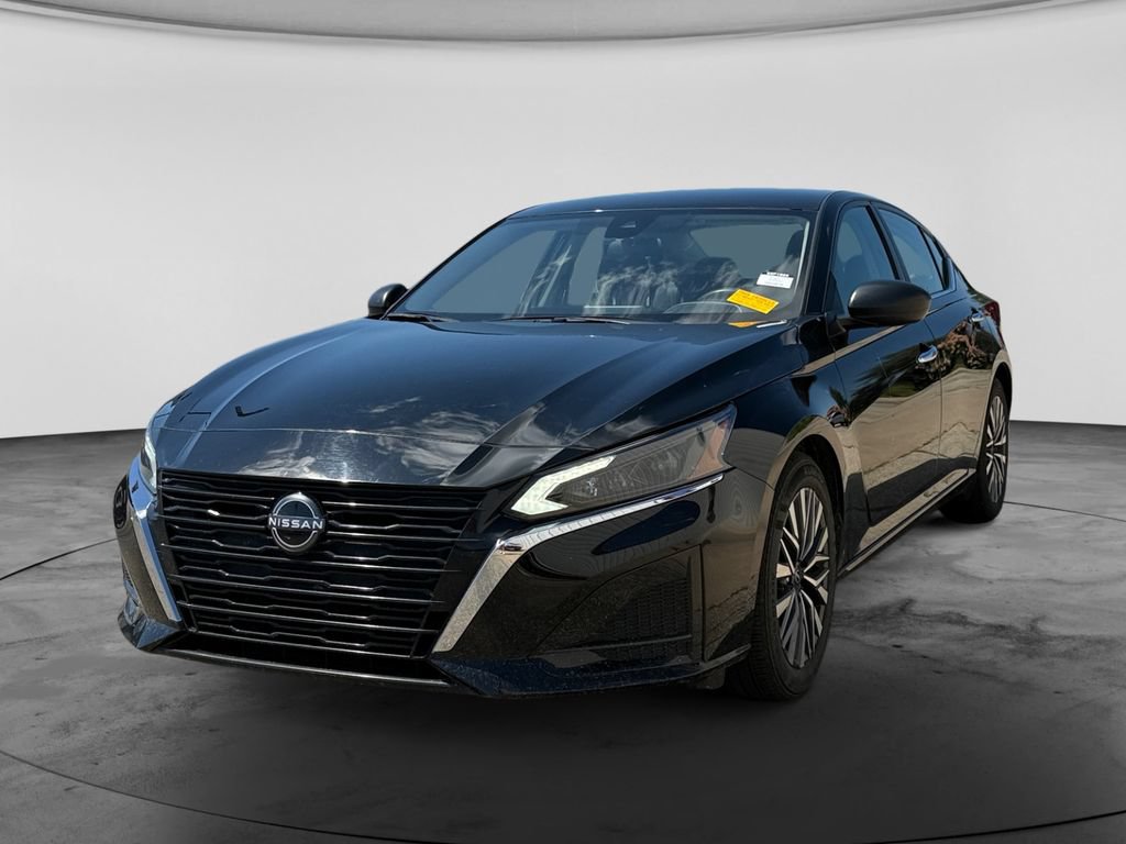 Used 2024 Nissan Altima 2.5 SV FWD image 4