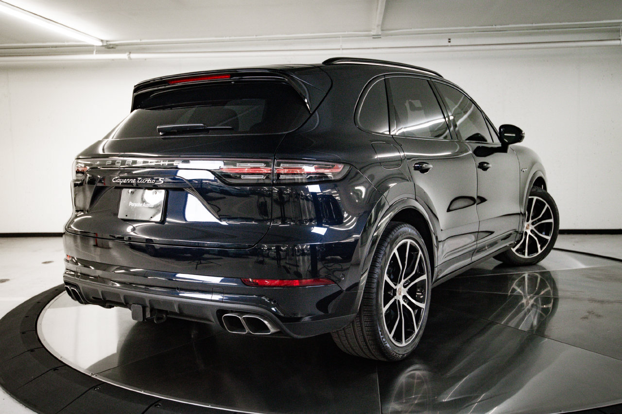 Certified 2022 Porsche Cayenne Turbo S AWD/4WD image 7