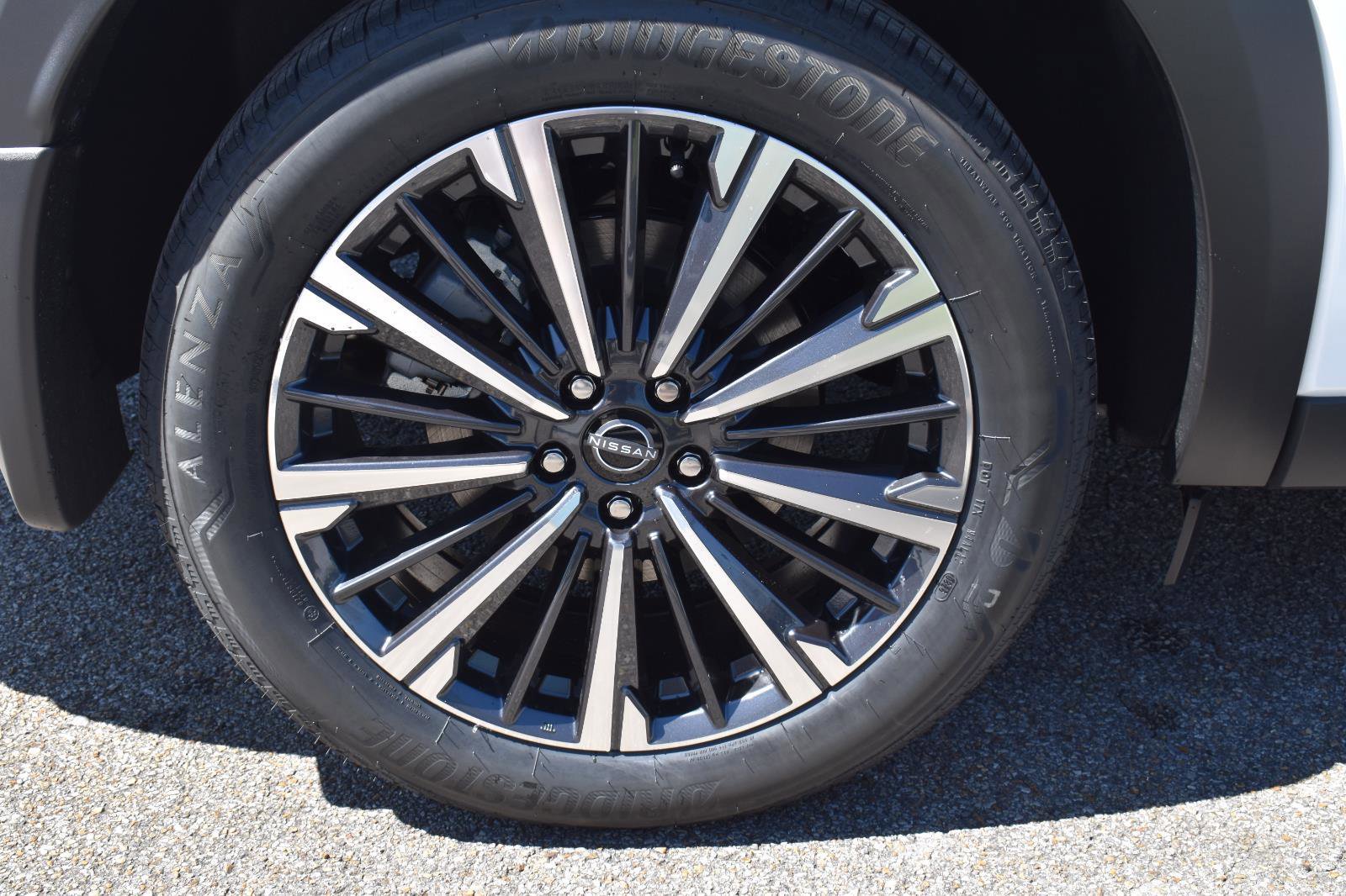 New 2026 Nissan Pathfinder Platinum image 11