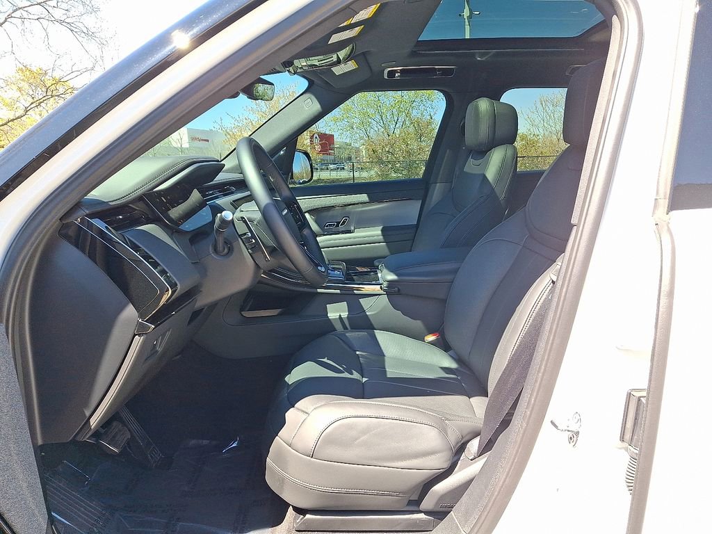 Used 2025 Land Rover Range Rover Sport Dynamic SE image 14