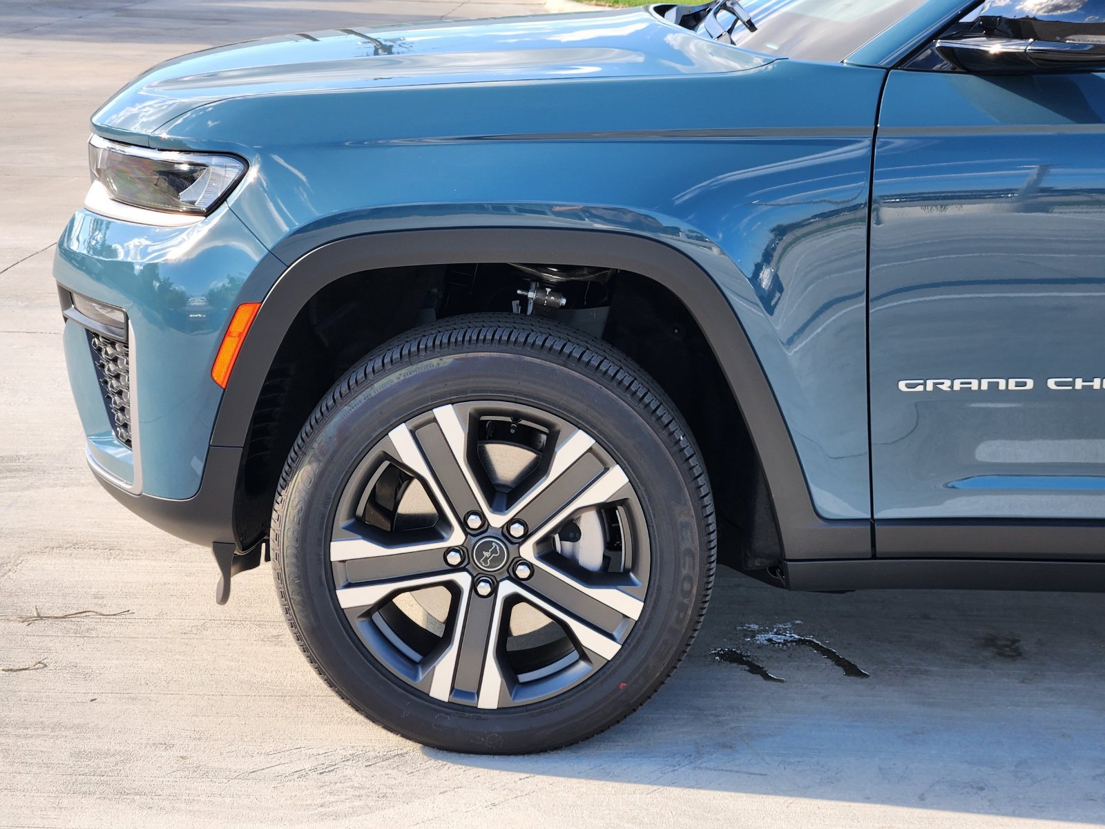 New 2027 Jeep Grand Cherokee L Limited w/ Trailer Tow Package AWD/4WD image 10