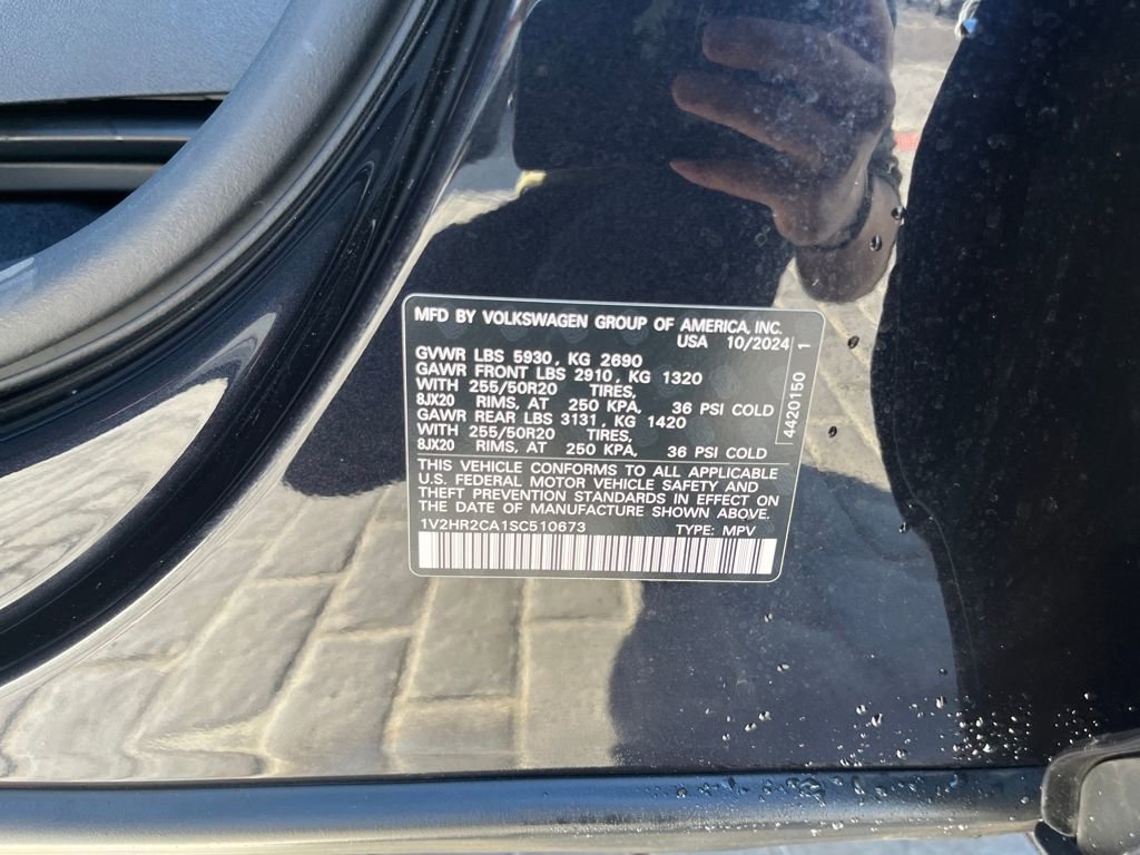 Certified 2025 Volkswagen Atlas SE image 31