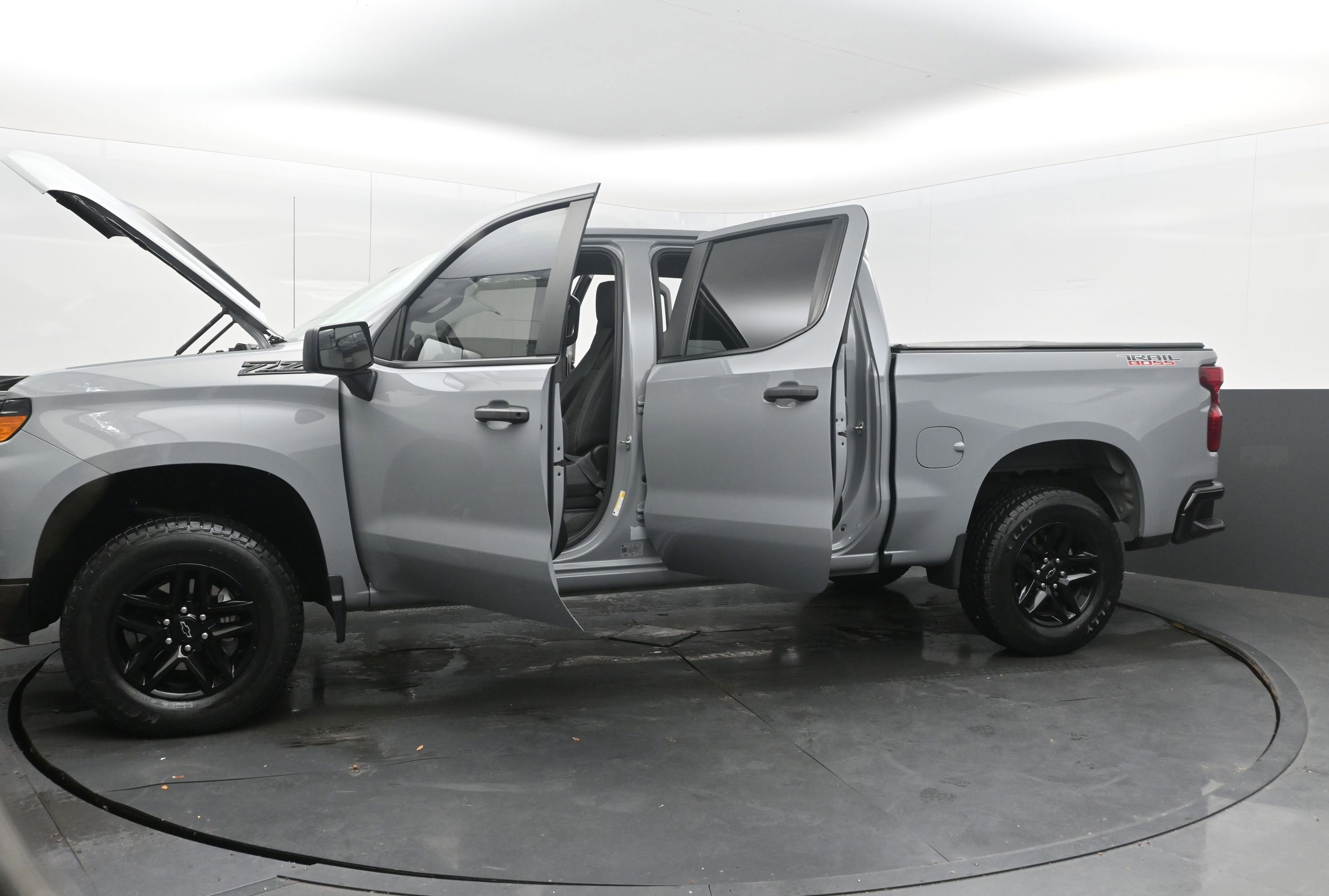 Used 2024 Chevrolet Silverado 1500 Custom Trail Boss w/ LPO, Dark Essentials Package AWD/4WD image 43
