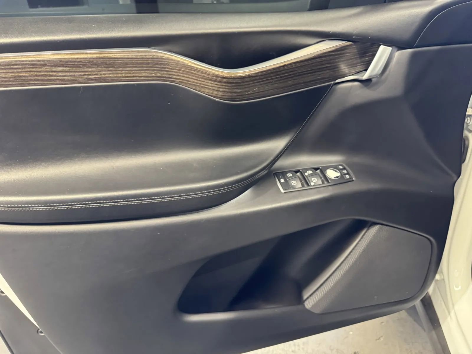 Used 2016 Tesla Model X 90D image 14