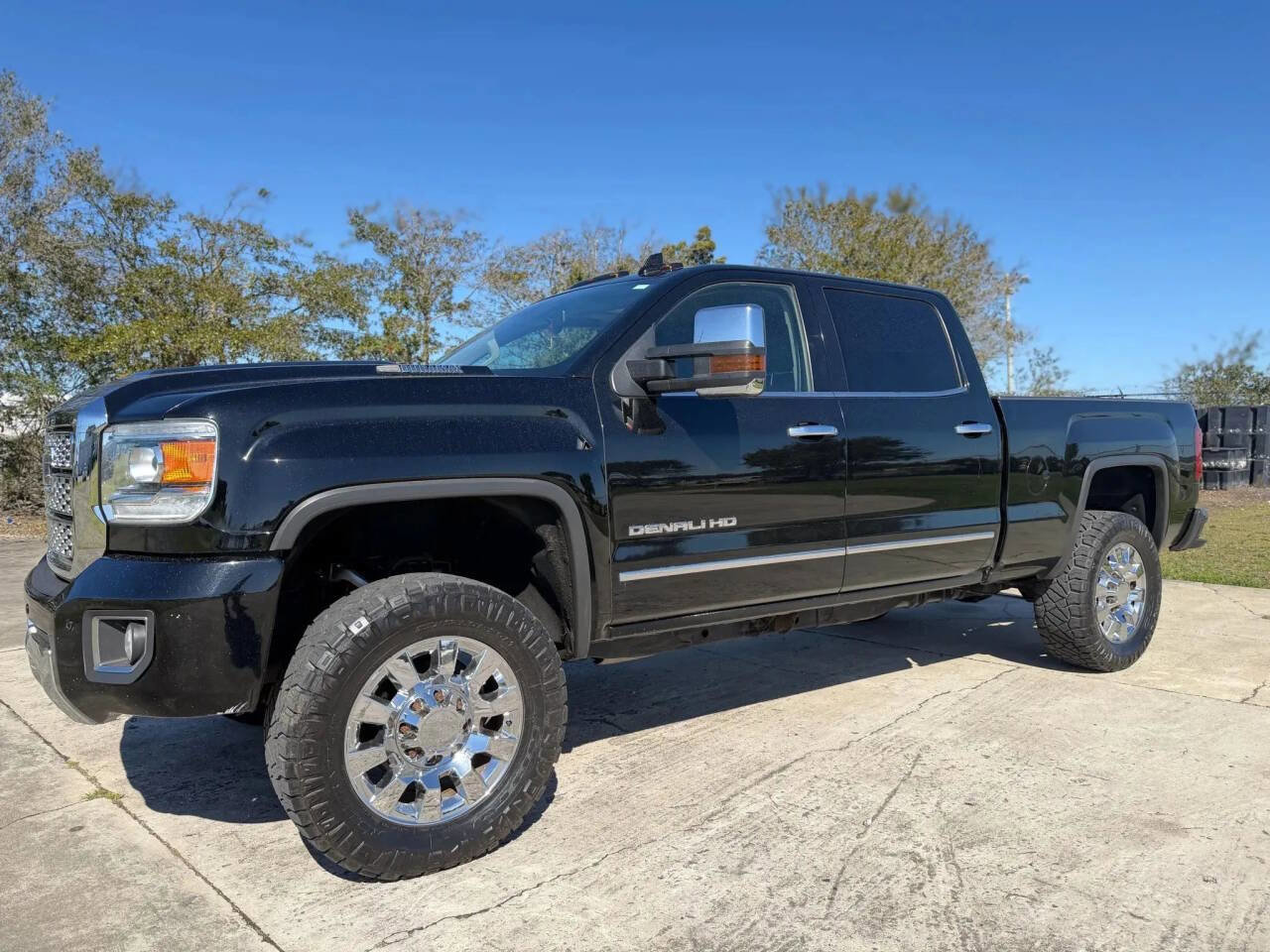 Used 2019 GMC Sierra 2500 Denali w/ Duramax Plus Package AWD/4WD image 8