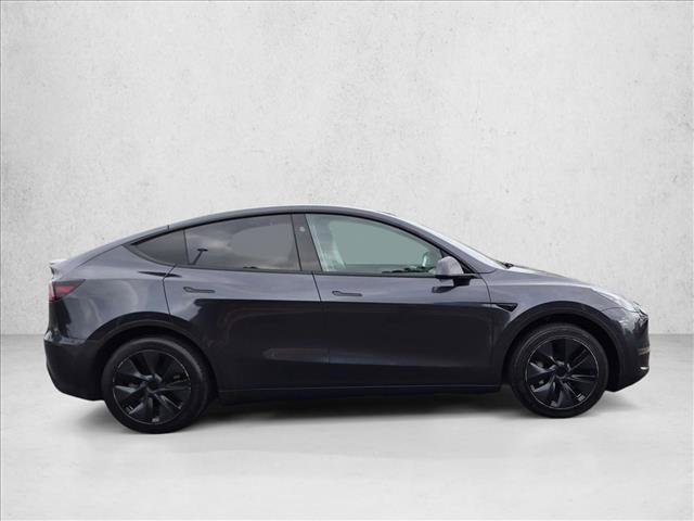 Used 2024 Tesla Model Y 2WD image 4