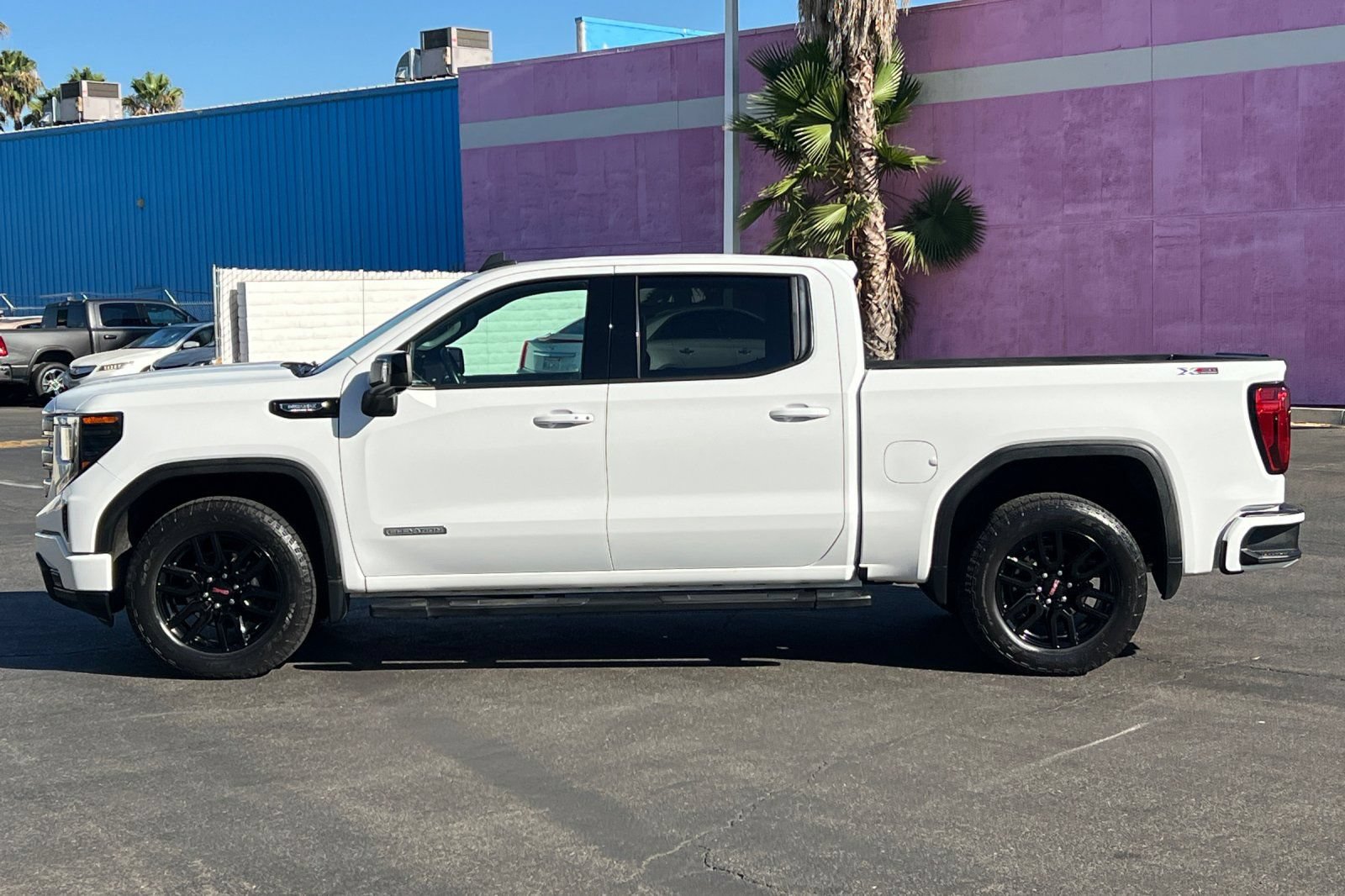 Used 2023 GMC Sierra 1500 Elevation w/ Elevation Premium Package AWD/4WD image 7