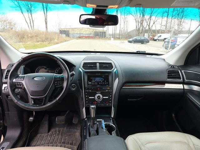 Used 2016 Ford Explorer Platinum AWD/4WD image 10