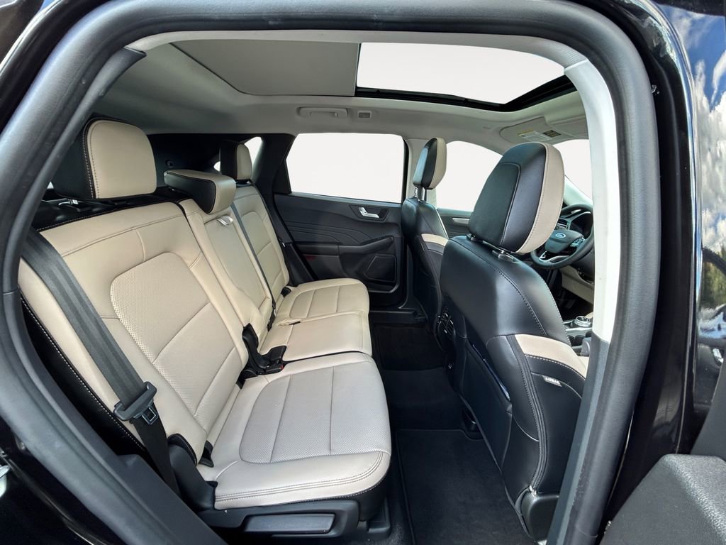 Used 2022 Ford Escape Titanium w/ Class II Trailer Tow Package image 12