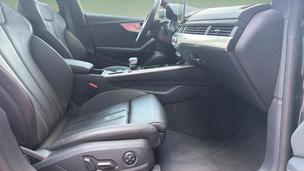 Used 2025 Audi A5 2.0T Premium Plus image 11