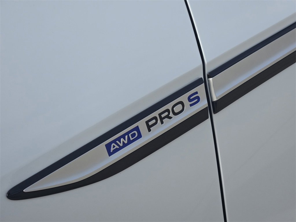 Used 2023 Volkswagen ID.4 Pro S image 12